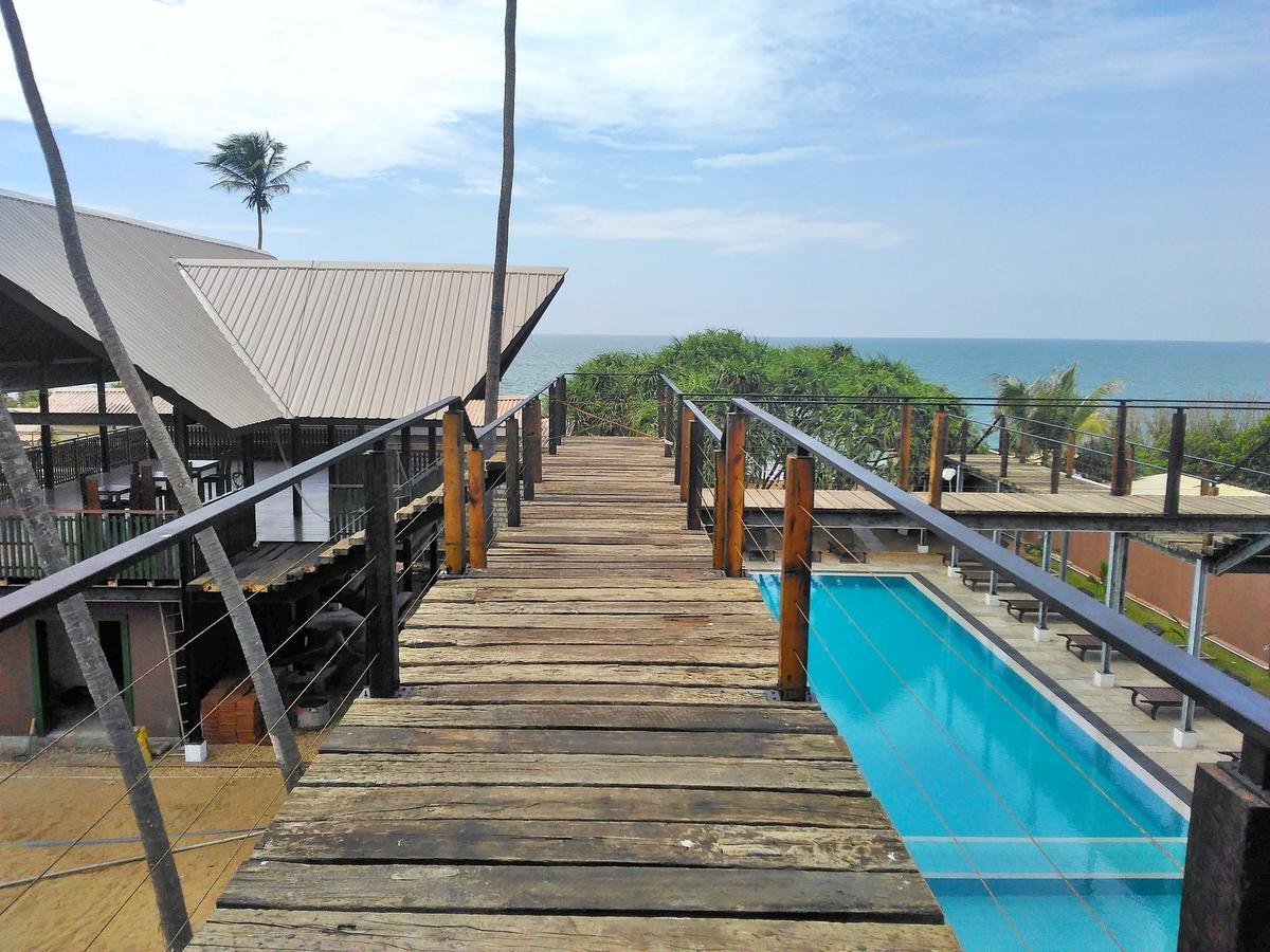 Saprin Beach Resort Uswetakeiyawa Extérieur photo