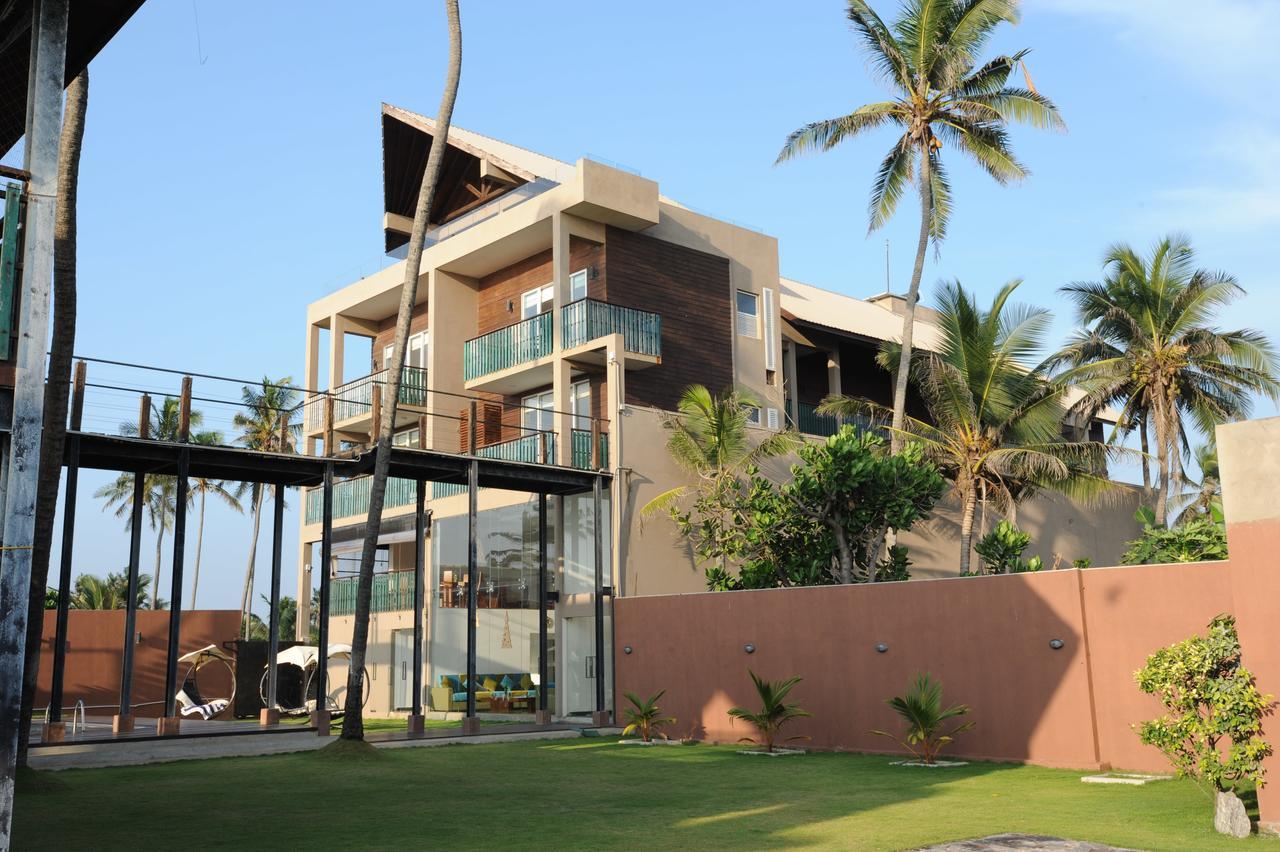 Saprin Beach Resort Uswetakeiyawa Extérieur photo